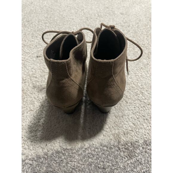Mia Women's Size 8 Shayna Lace Up Block Heel Ankle Booties Brown GG378X - Picture 10 of 12